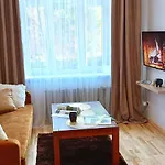 Cozy & Bright With Park Nearby - Free Parking, Riga, Up To 5 Guests *